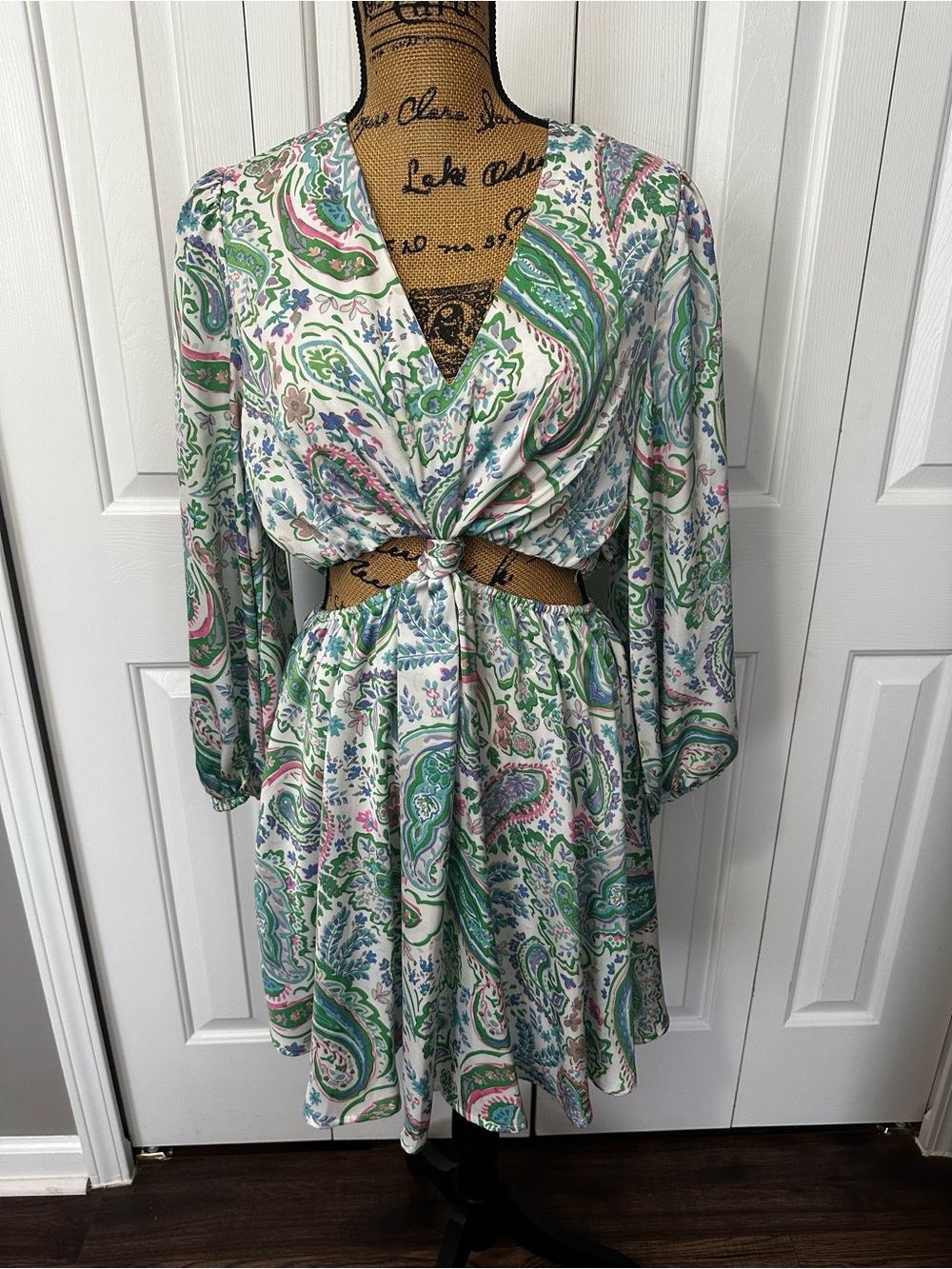 BNWT Entro Green Paisley Print Mini Dress